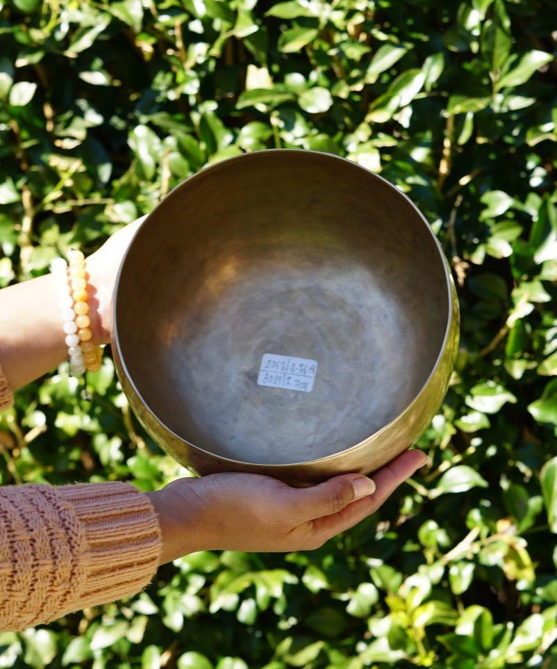 Antique Singing Bowl for sound healing and meditation
