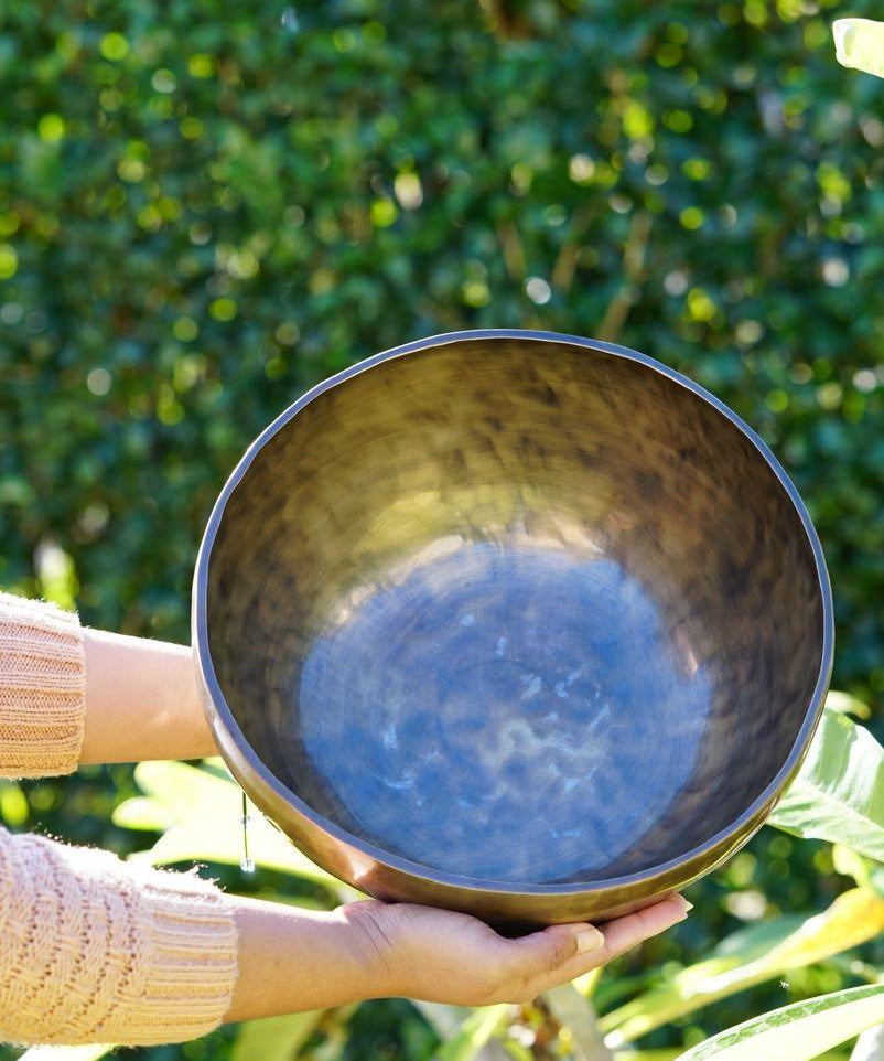 hand hammered singing bowl for sound meditation