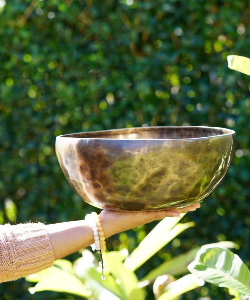 hand hammered singing bowl for sound meditation