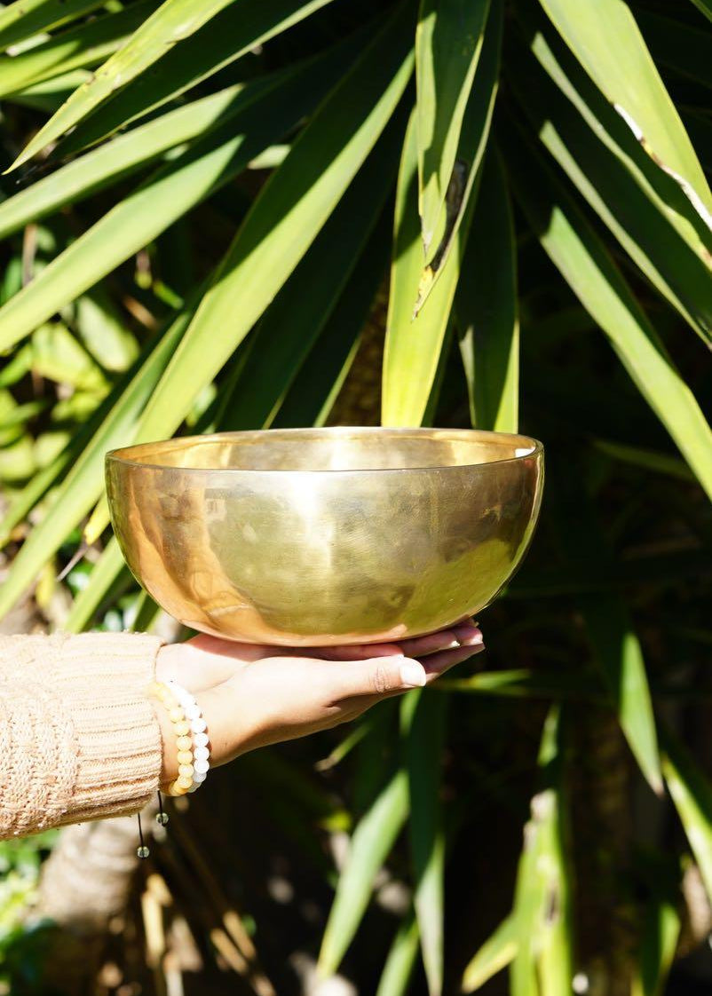 Tibetan Singing Bowl For Sound healing and meditation