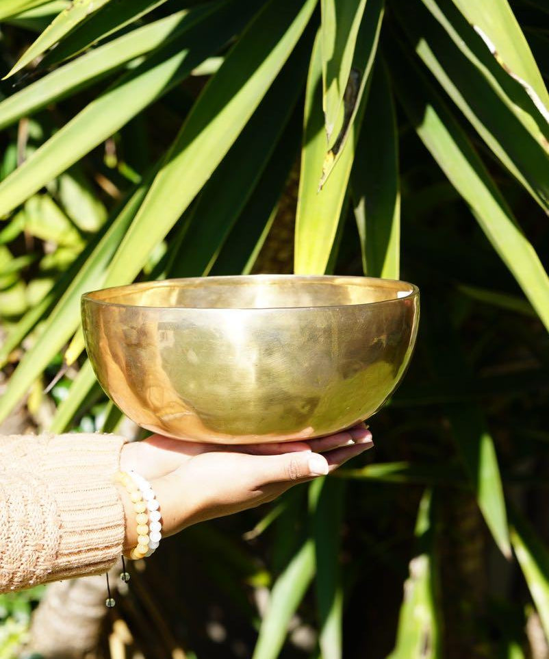 Tibetan Singing Bowl For Sound healing and meditation
