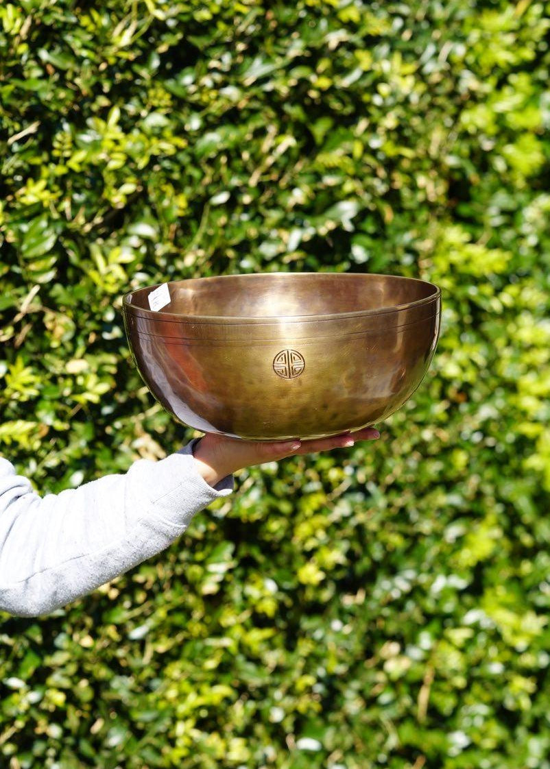 Full Moon Singing Bowl for sound healing and meditation