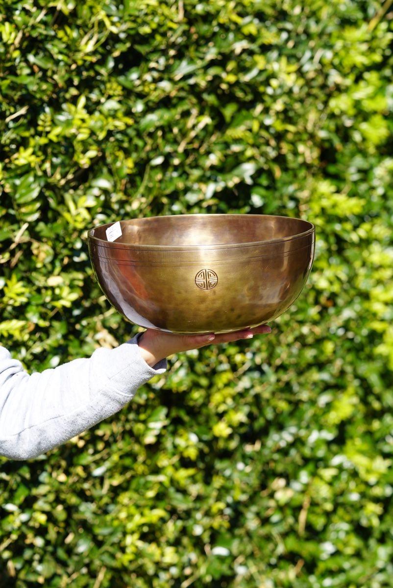 Full Moon Singing Bowl for sound healing and meditation