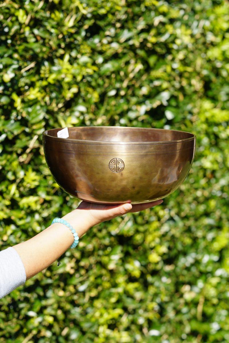 Full Moon Singing Bowl for sound healing and meditation