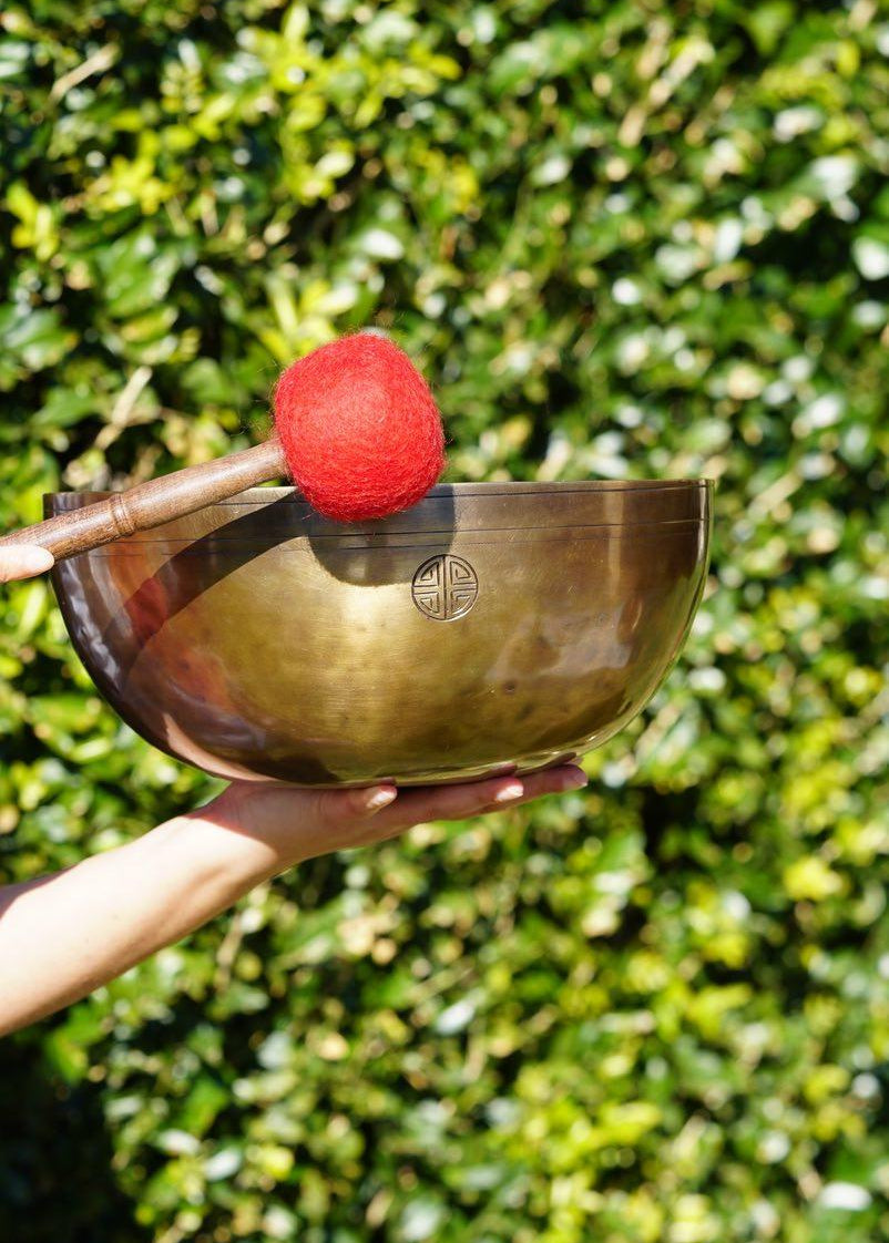Full Moon Singing Bowl for sound healing and meditation