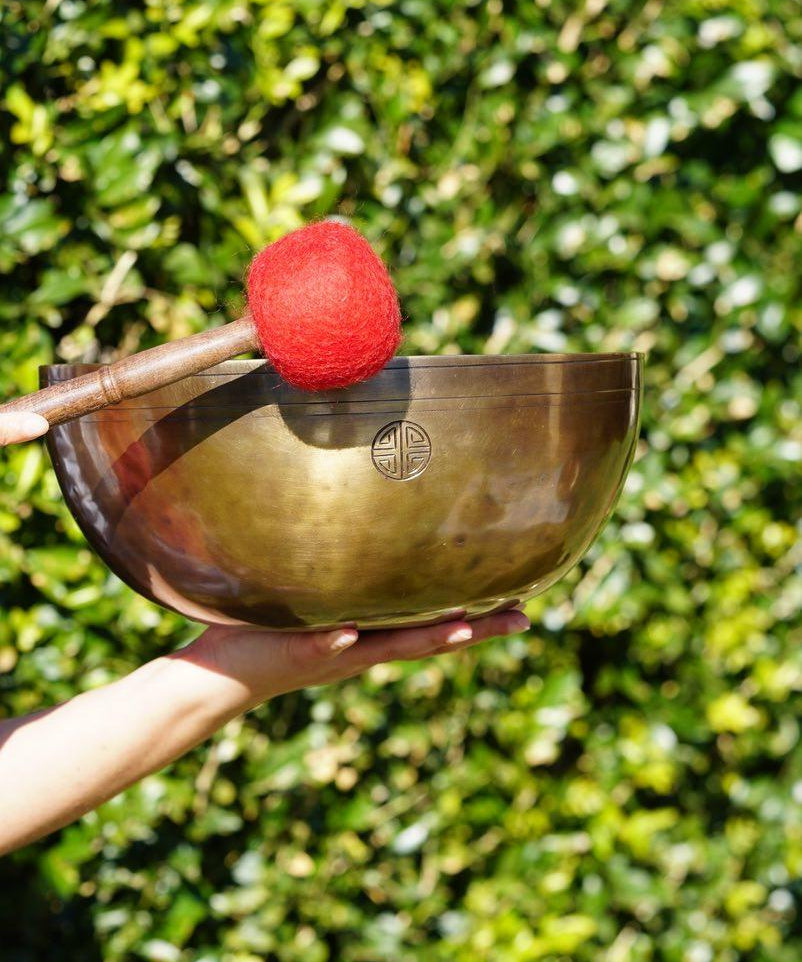 Full Moon Singing Bowl for sound healing and meditation