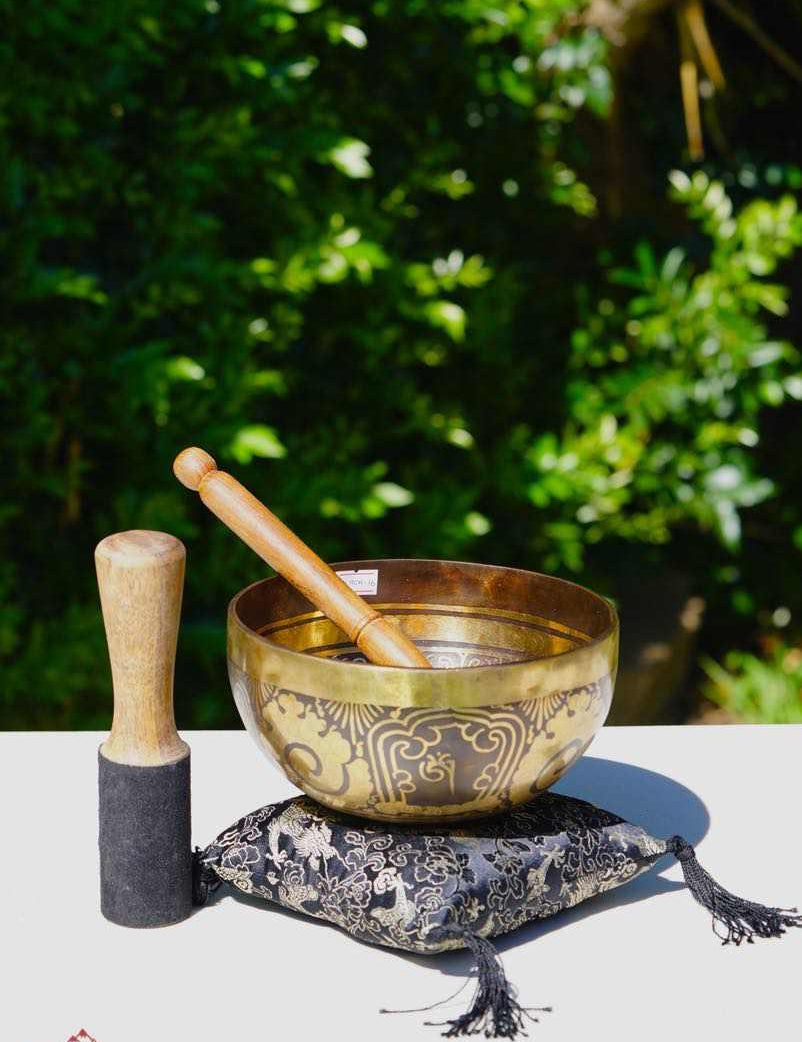 Buy Singing bowl  online with free Silk Ring Cushion and mallet at best prices.