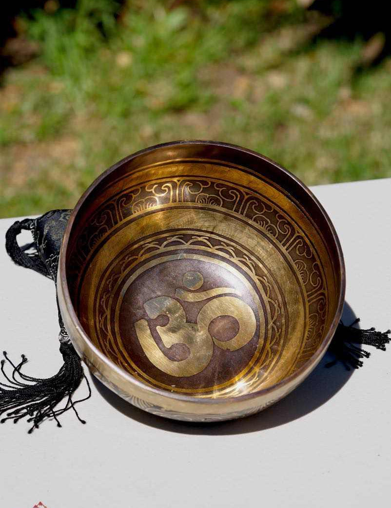 Buy Singing bowl online with free Silk Ring Cushion and mallet at best prices.