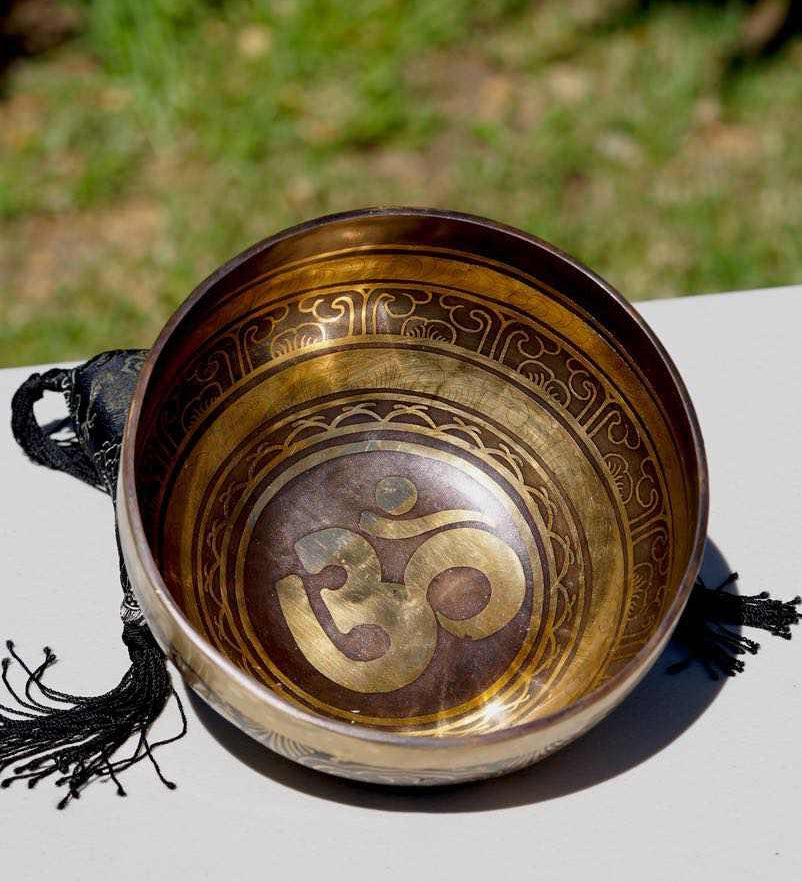 Buy Singing bowl online with free Silk Ring Cushion and mallet at best prices.