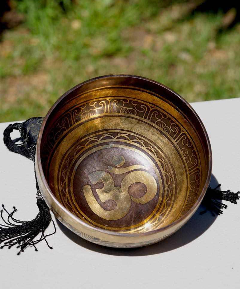 Buy Singing bowl online with free Silk Ring Cushion and mallet at best prices.