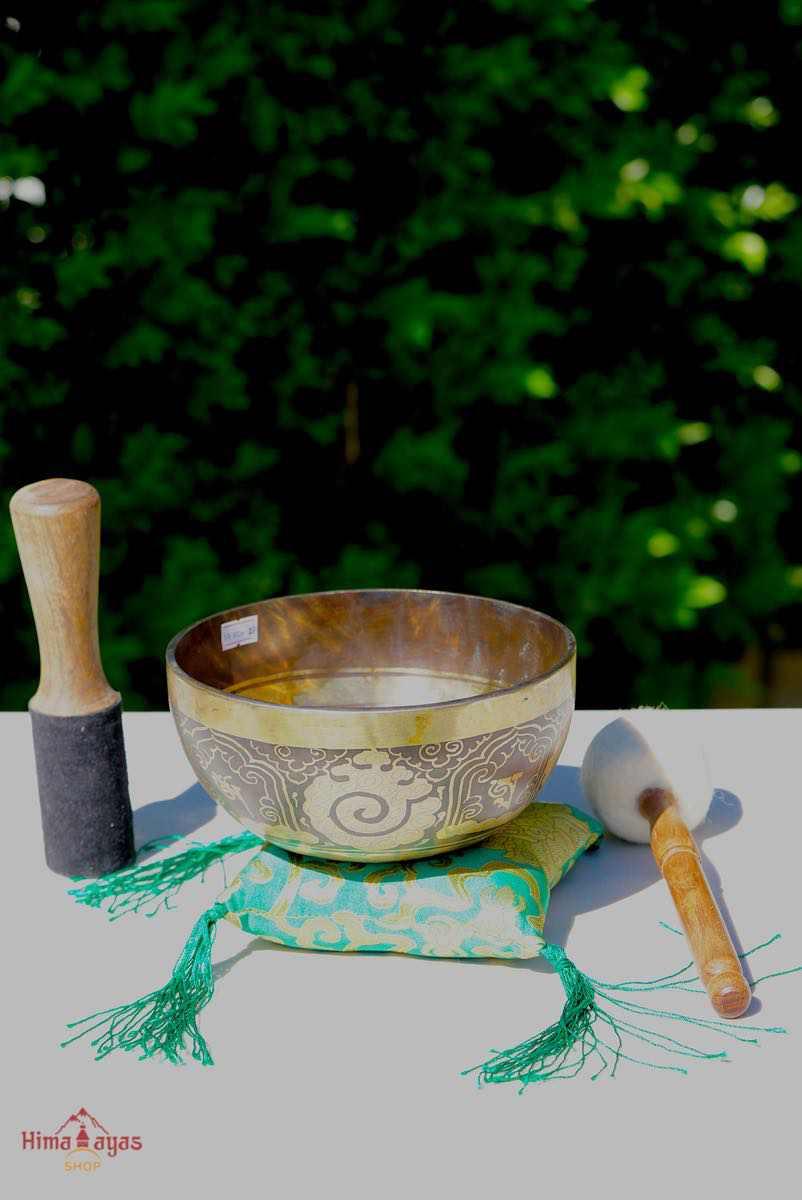 Ganesh Singing bowl for sound healing and meditation. Himalayas Shop special collection singing Bowl at lowest price with free cushion and  suede mallet.