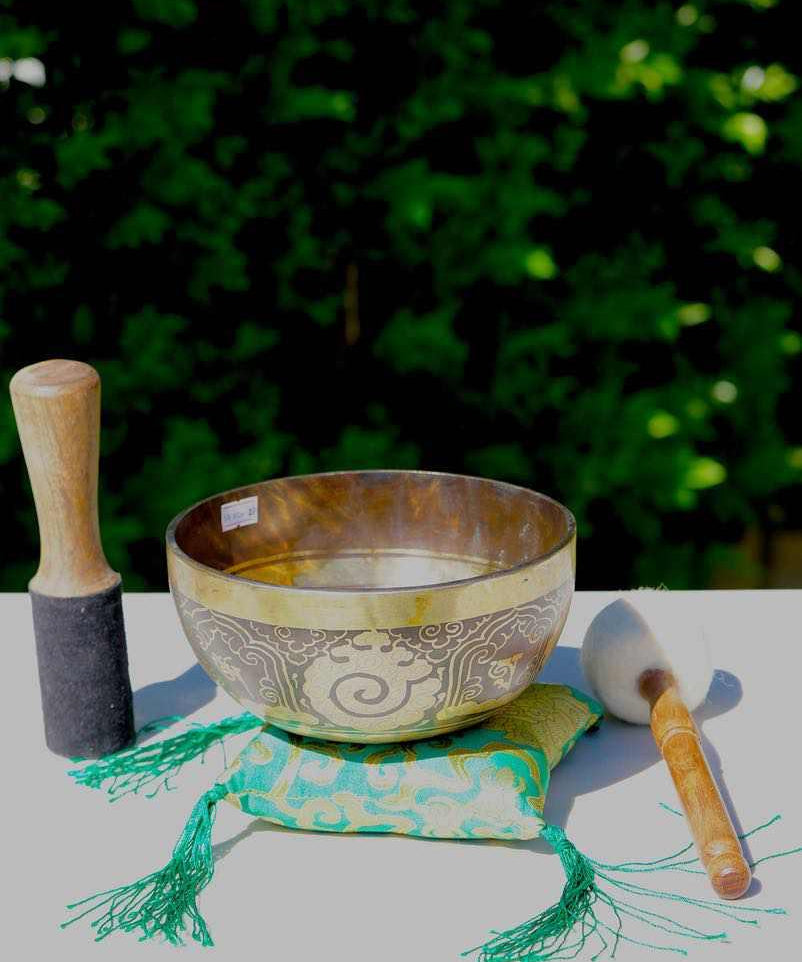 Ganesh Singing bowl for sound healing and meditation. Himalayas Shop special collection singing Bowl at lowest price with free cushion and  suede mallet.