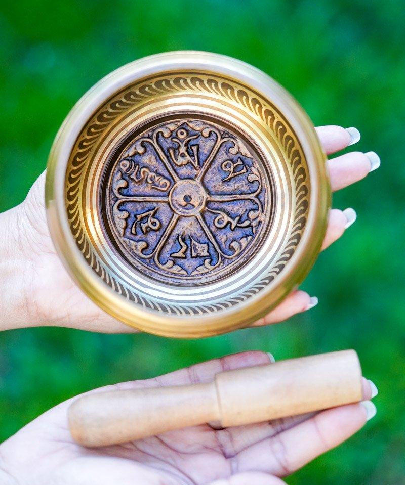 Om Mani Padme Hum Healing Singing Bowl - Himalayas Shop