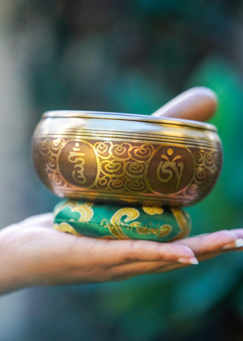 Buddha Eye small size singing bowl for beginner practice