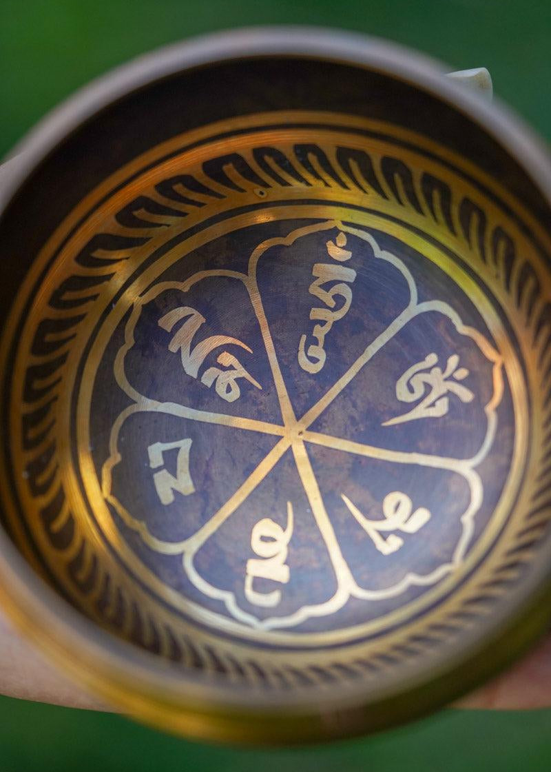 OM Mani Padme Hum Singing bowl - HimalayasShop