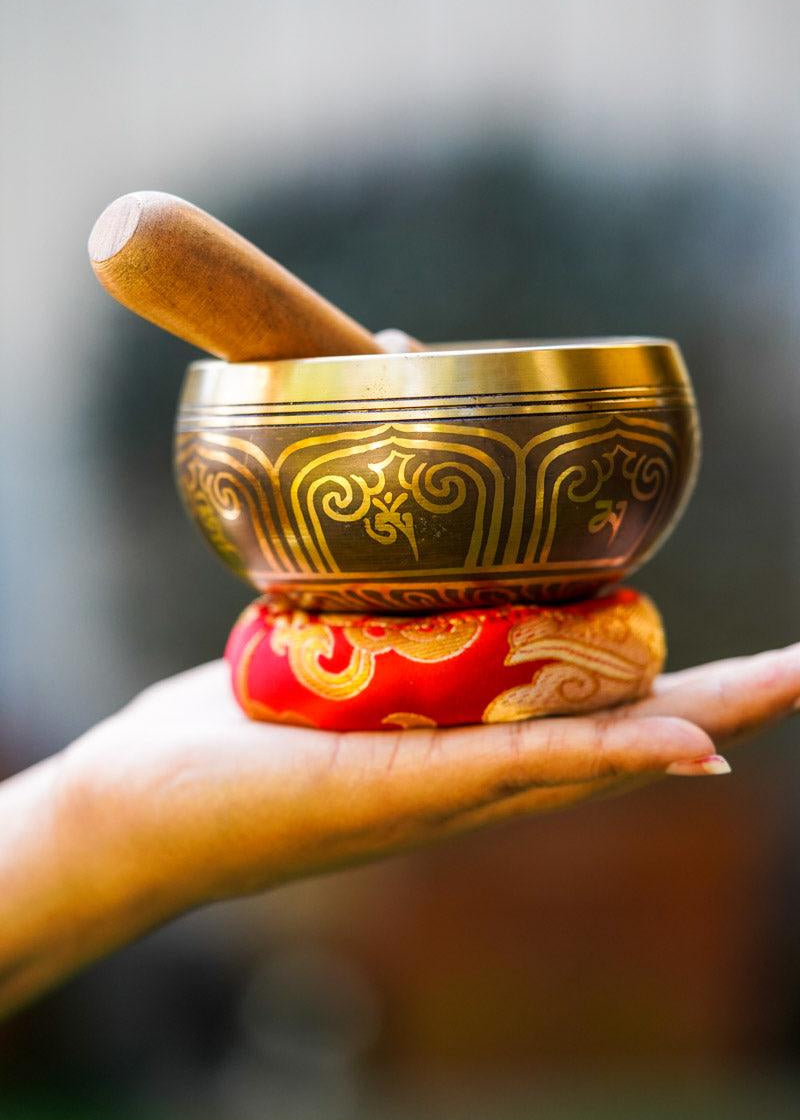 Singing bowl with Buddha Eye for sound healing and meditation