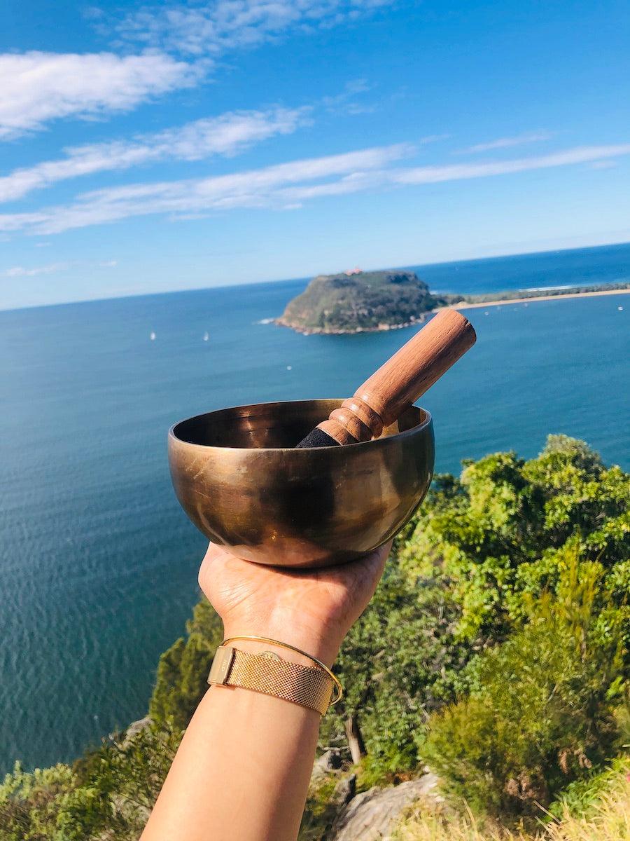 Antique Small size Himalayas Singing Bowl with long resonance sound