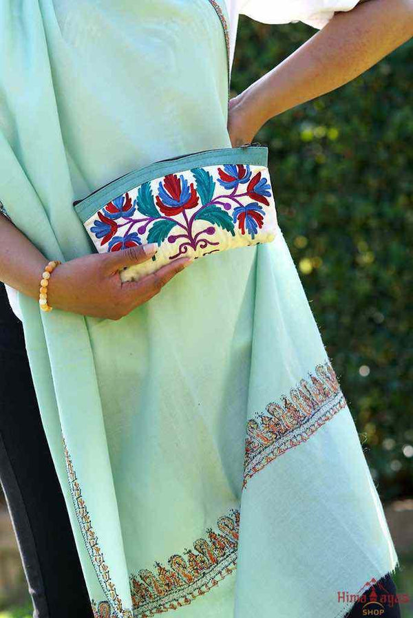 A perfect travel pouch for women that is light weight and can fit in any bag or even you can use it as the perfect clutch that suit your style. 