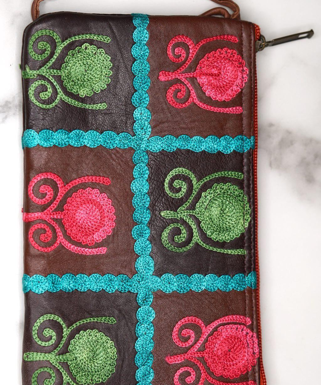 Unique style women purse with hand embroidery, easy to carry and stylist design