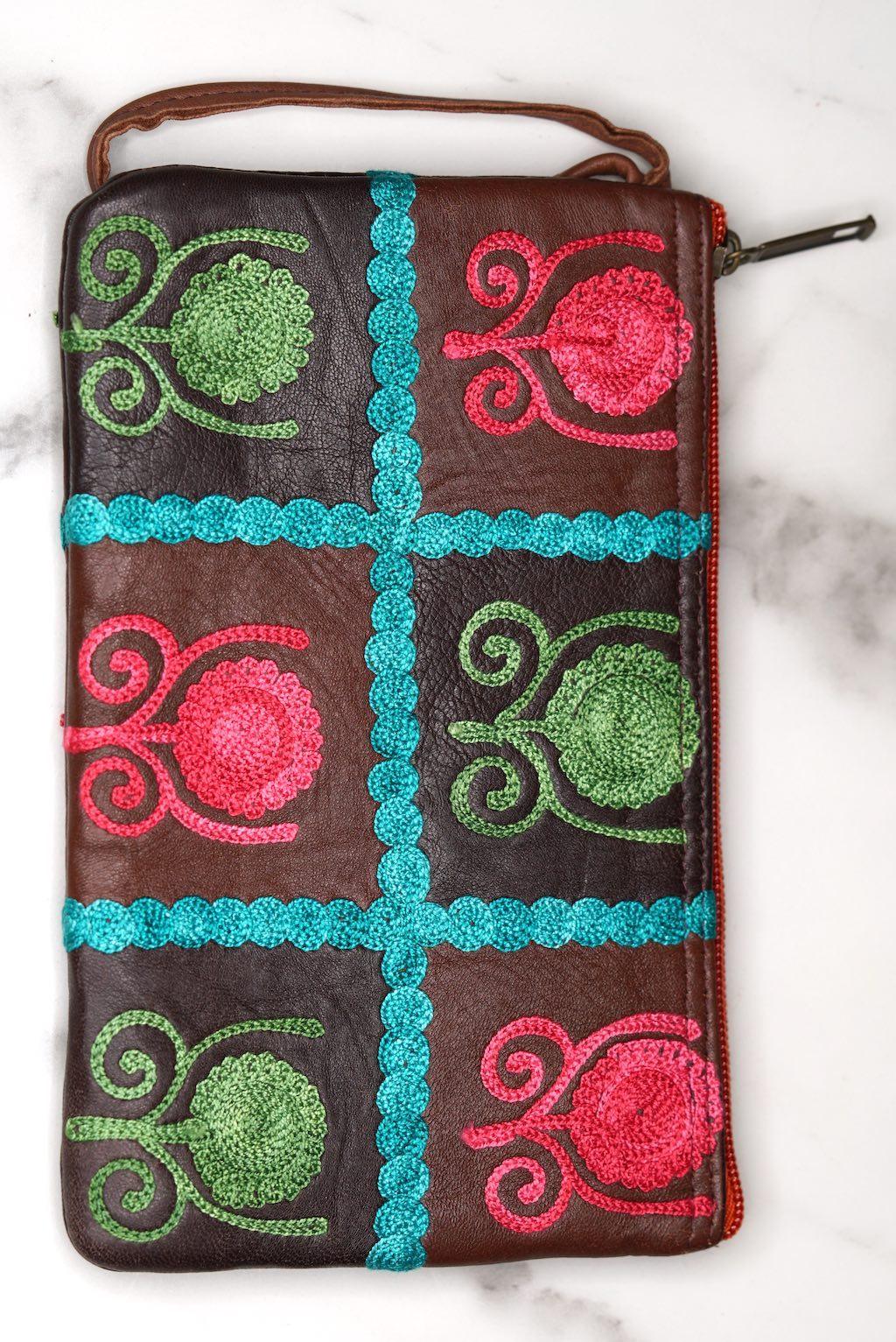 Unique style women purse with hand embroidery, easy to carry and stylist design