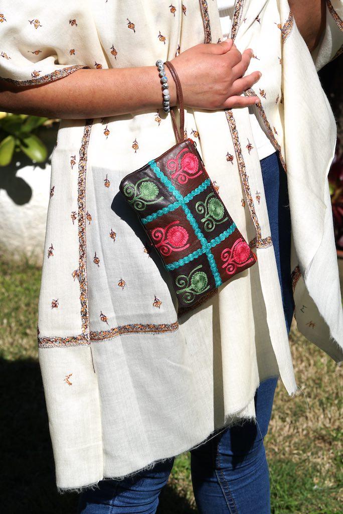 Unique style women purse with hand embroidery, easy to carry and stylist design