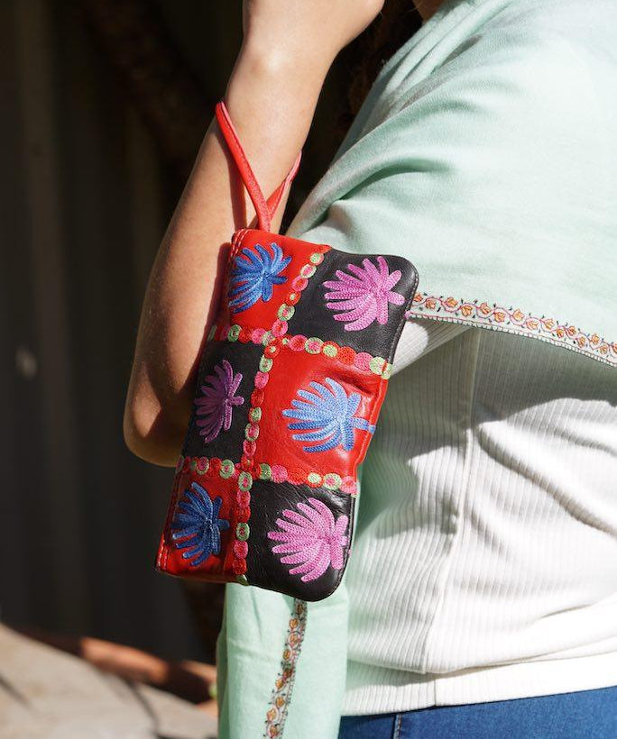Fashionable style purse is a stunning embroidered Kashmir wallet, with a gorgeous boho style design.