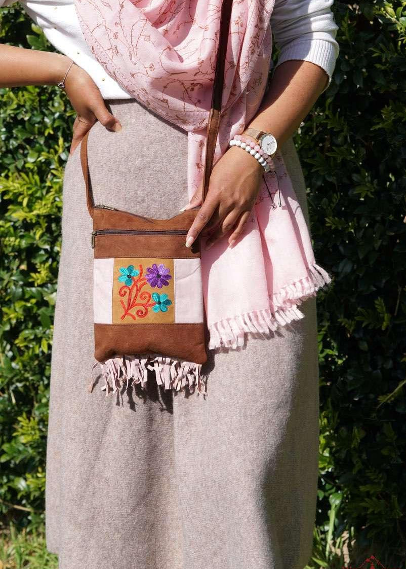 Unique style women side bag with hand embroidery, easy to carry and stylist design