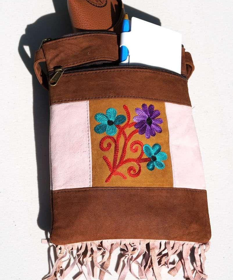 Unique style women side bag with hand embroidery, easy to carry and stylist design