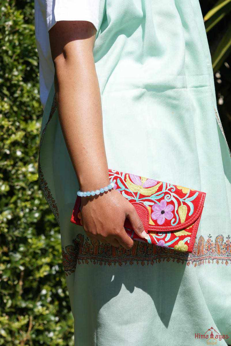 The perfect clutch, engraved and fabric wallet for women that suits your style!