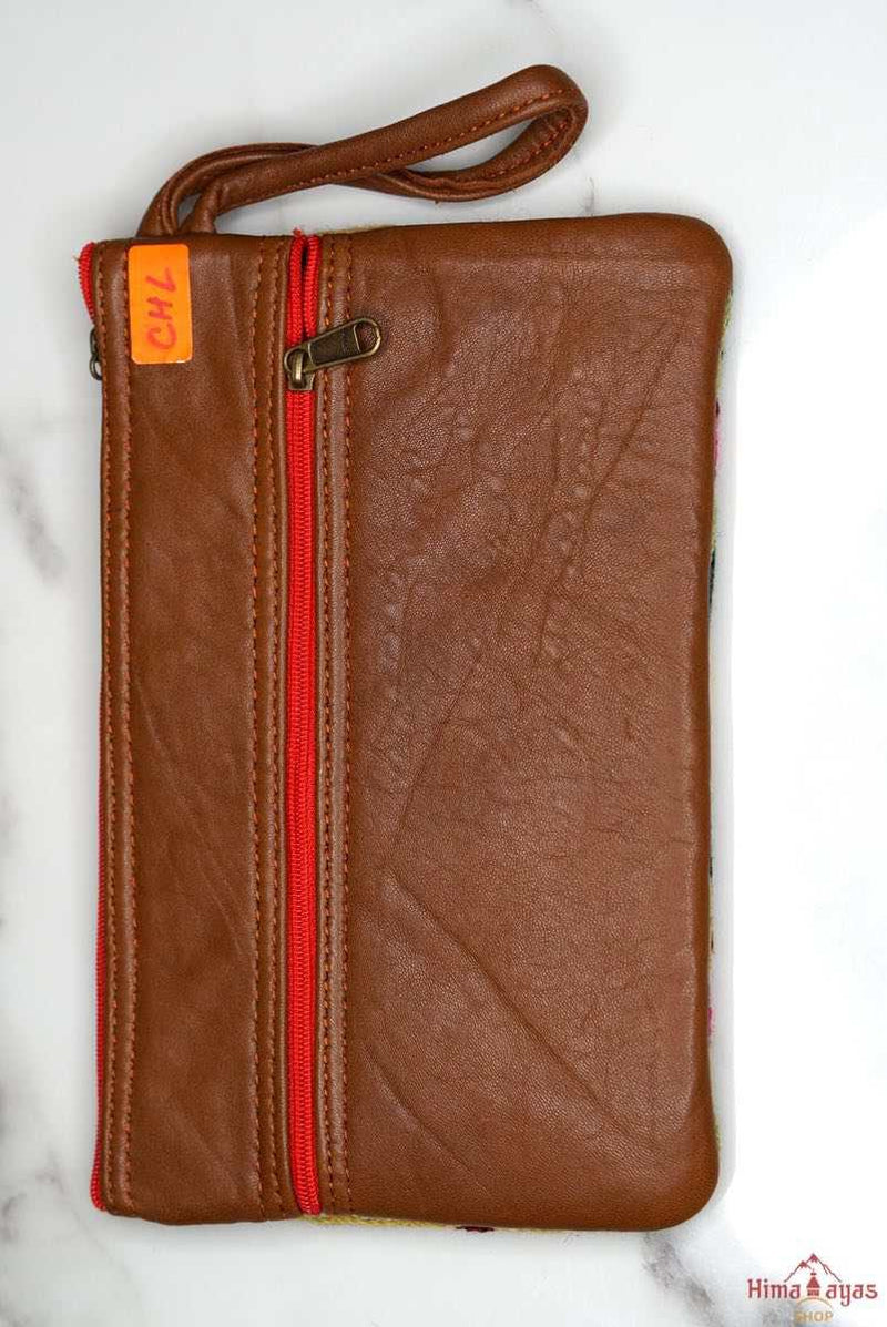 The perfect purse, engraved and fabric wallet for women that suits your style! You can use it as a wristlet purse or a clutch for days you want to travel light and easy.