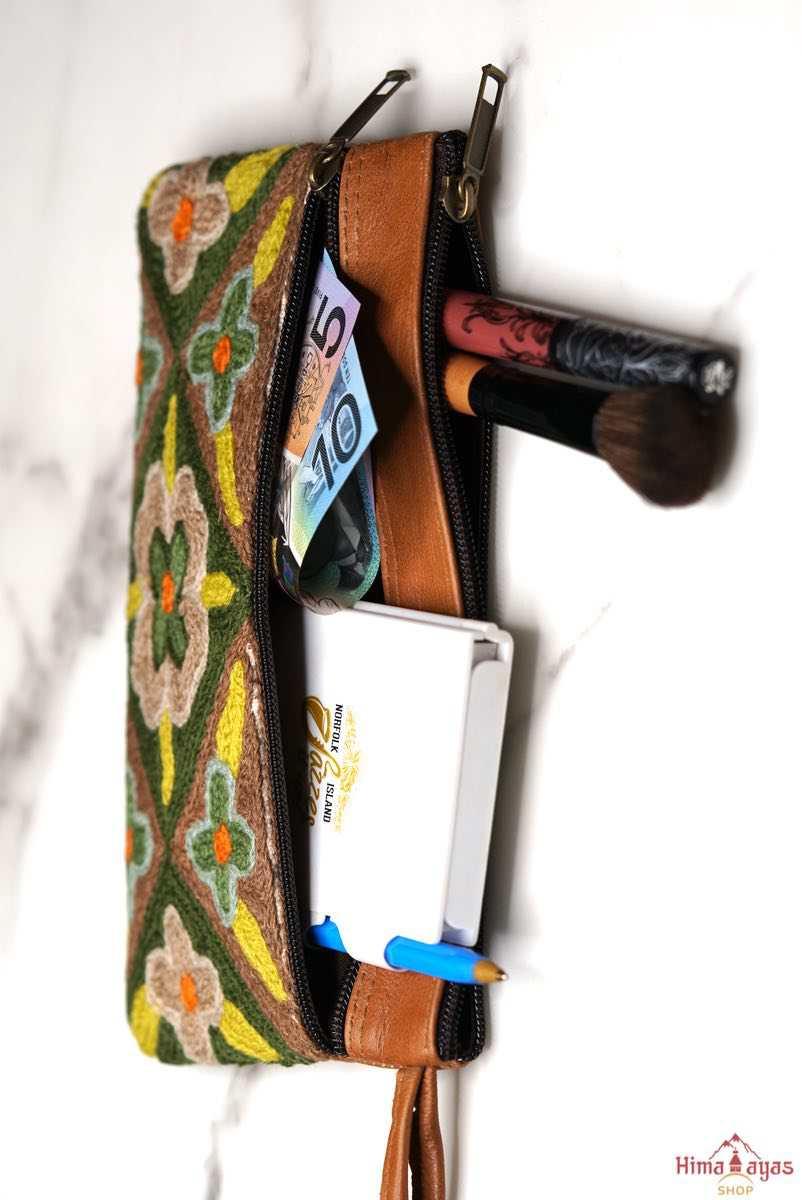 The perfect purse, engraved and fabric wallet for women that suits your style! You can use it as a wristlet purse or a clutch for days you want to travel light and easy.