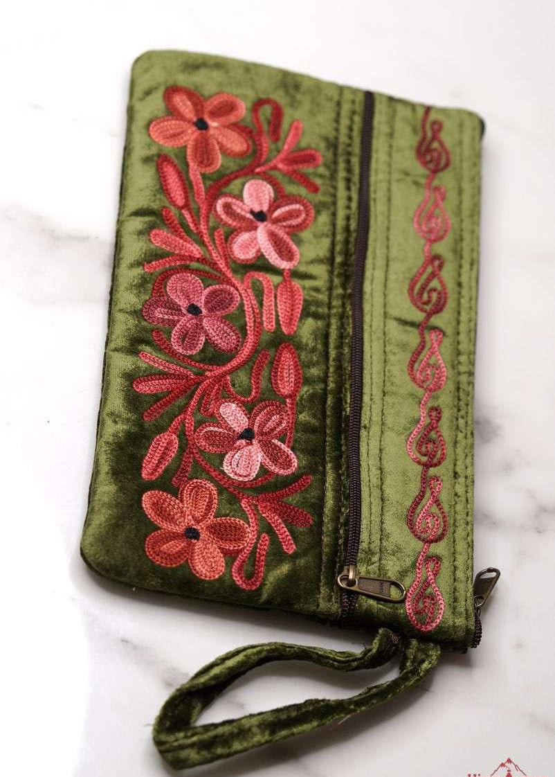 Unique style women wristlet pouch  with hand embroidery, easy to carry and stylist design