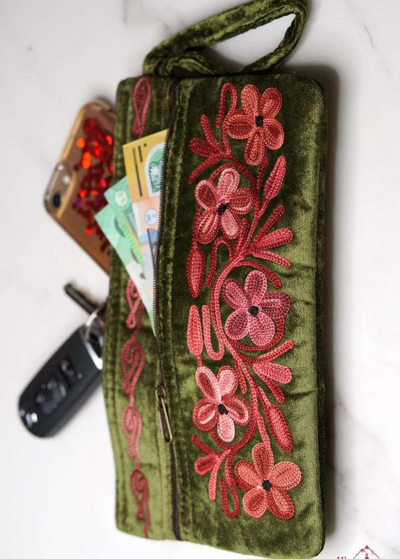 Unique style women wristlet pouch  with hand embroidery, easy to carry and stylist design