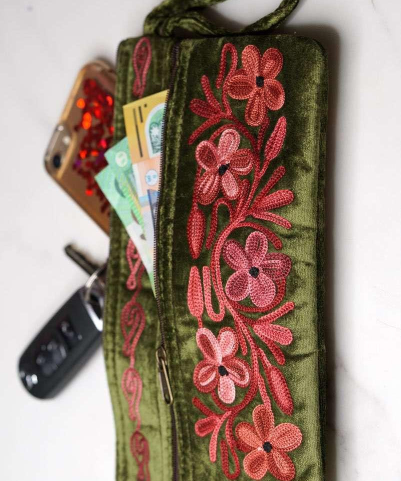 Unique style women wristlet pouch  with hand embroidery, easy to carry and stylist design