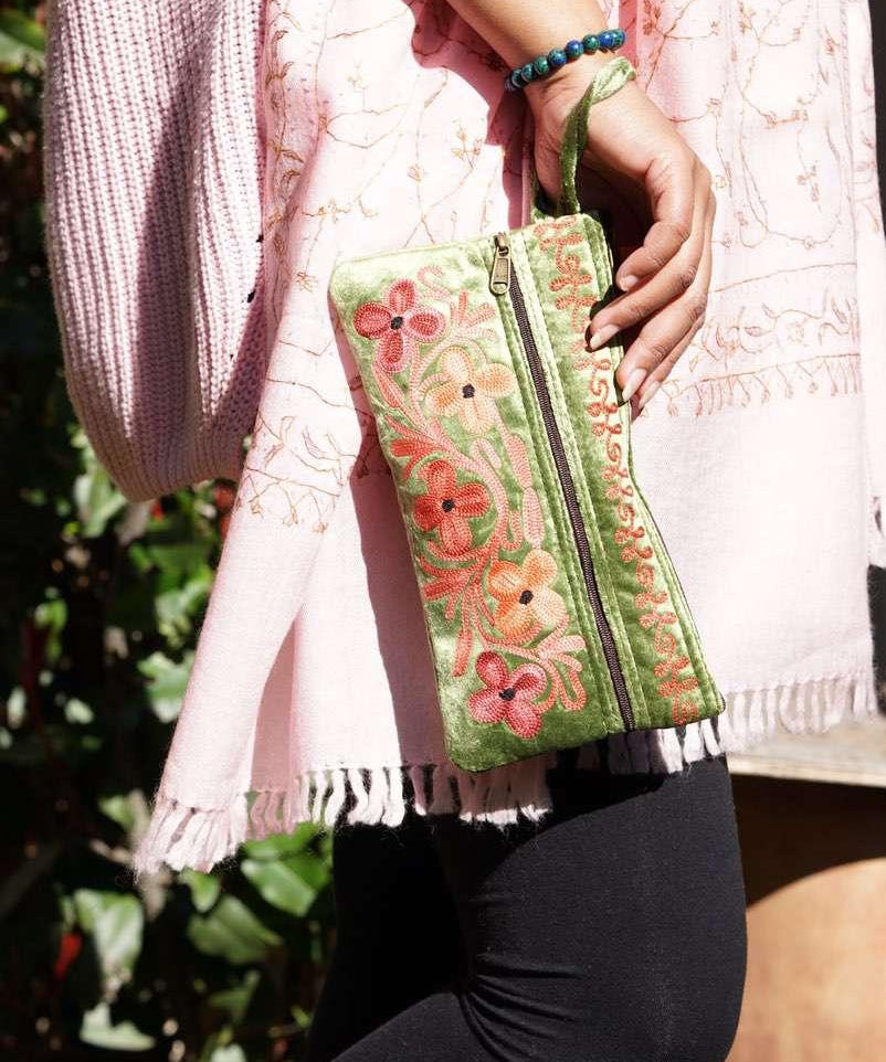 Unique style women wristlet pouch  with hand embroidery, easy to carry and stylist design