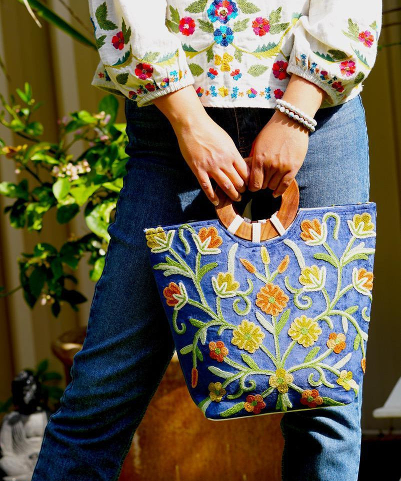 Beautiful handmade women's tote bag with Kashmiri embroidery design for chic style. 