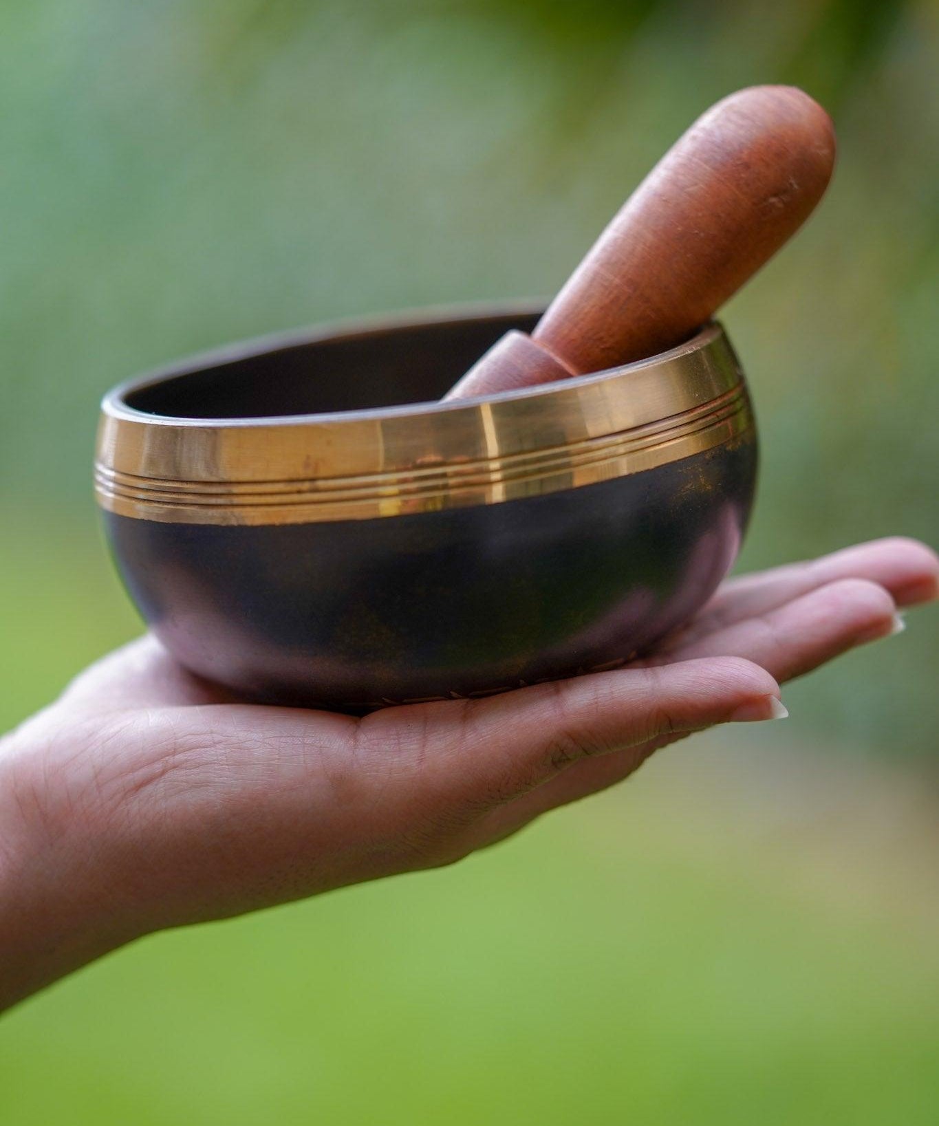 Ying Yang small size singing bowl for the beginner