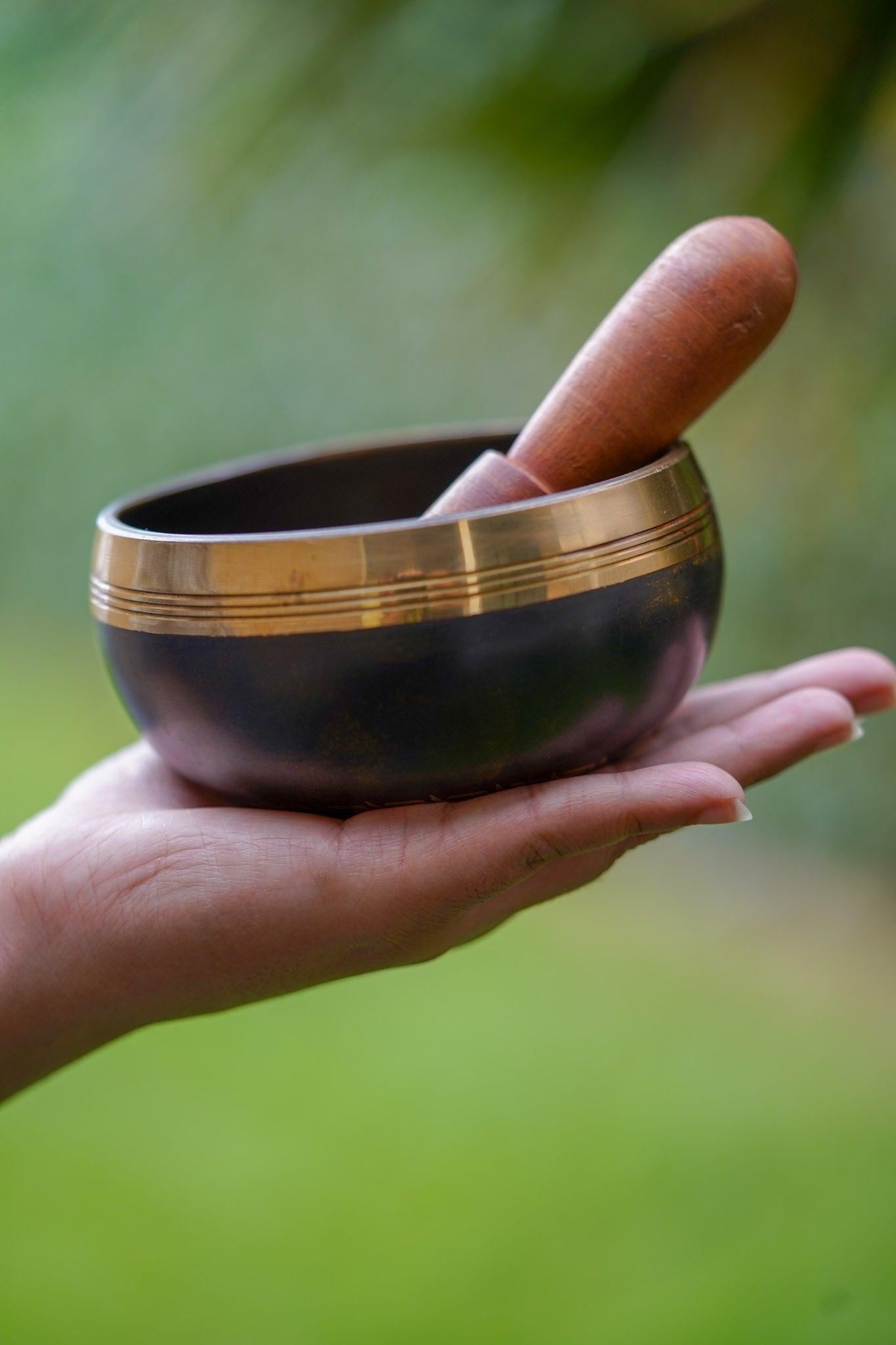 Ying Yang small size singing bowl for the beginner