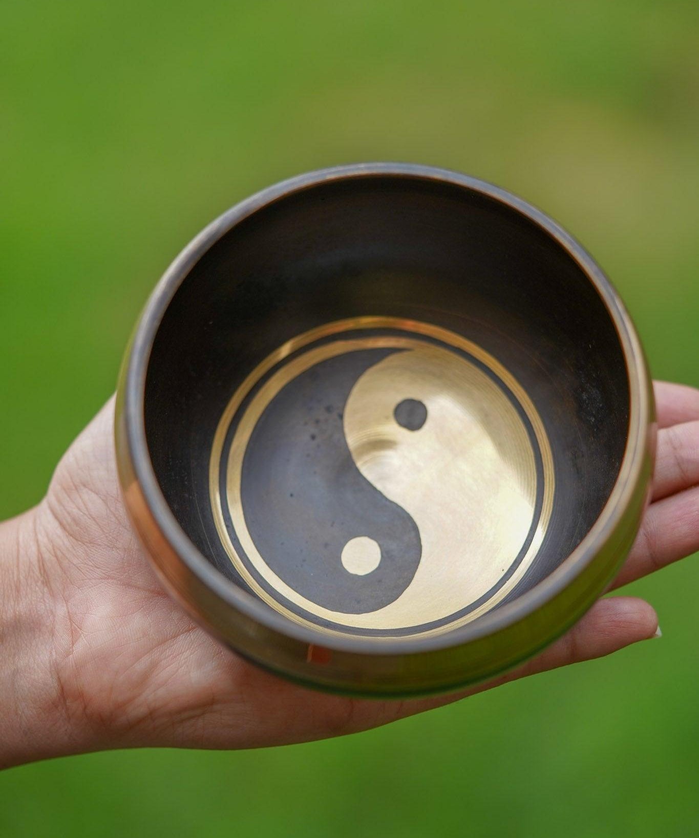 Ying Yang small size singing bowl for the beginner