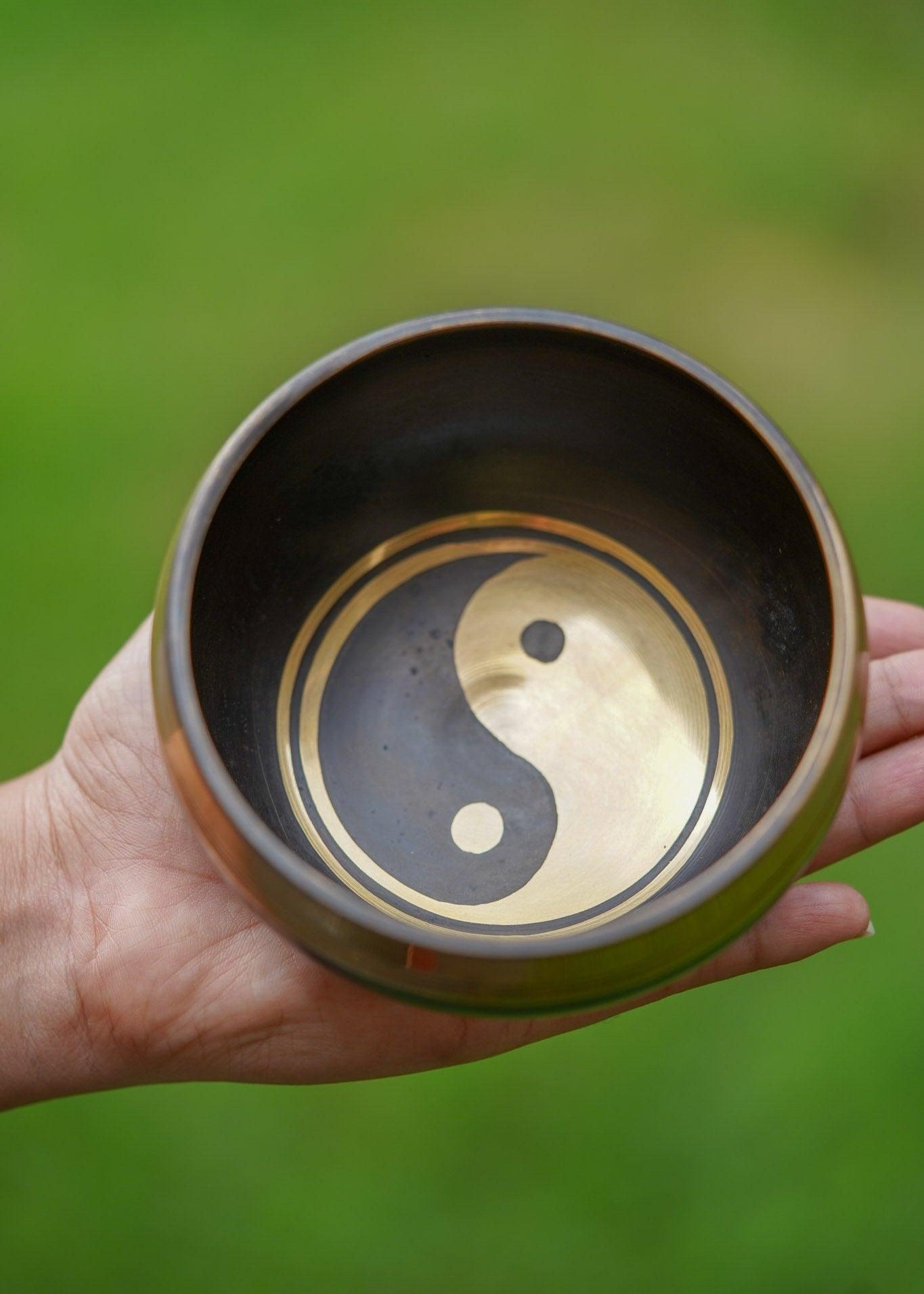 Ying Yang small size singing bowl for the beginner