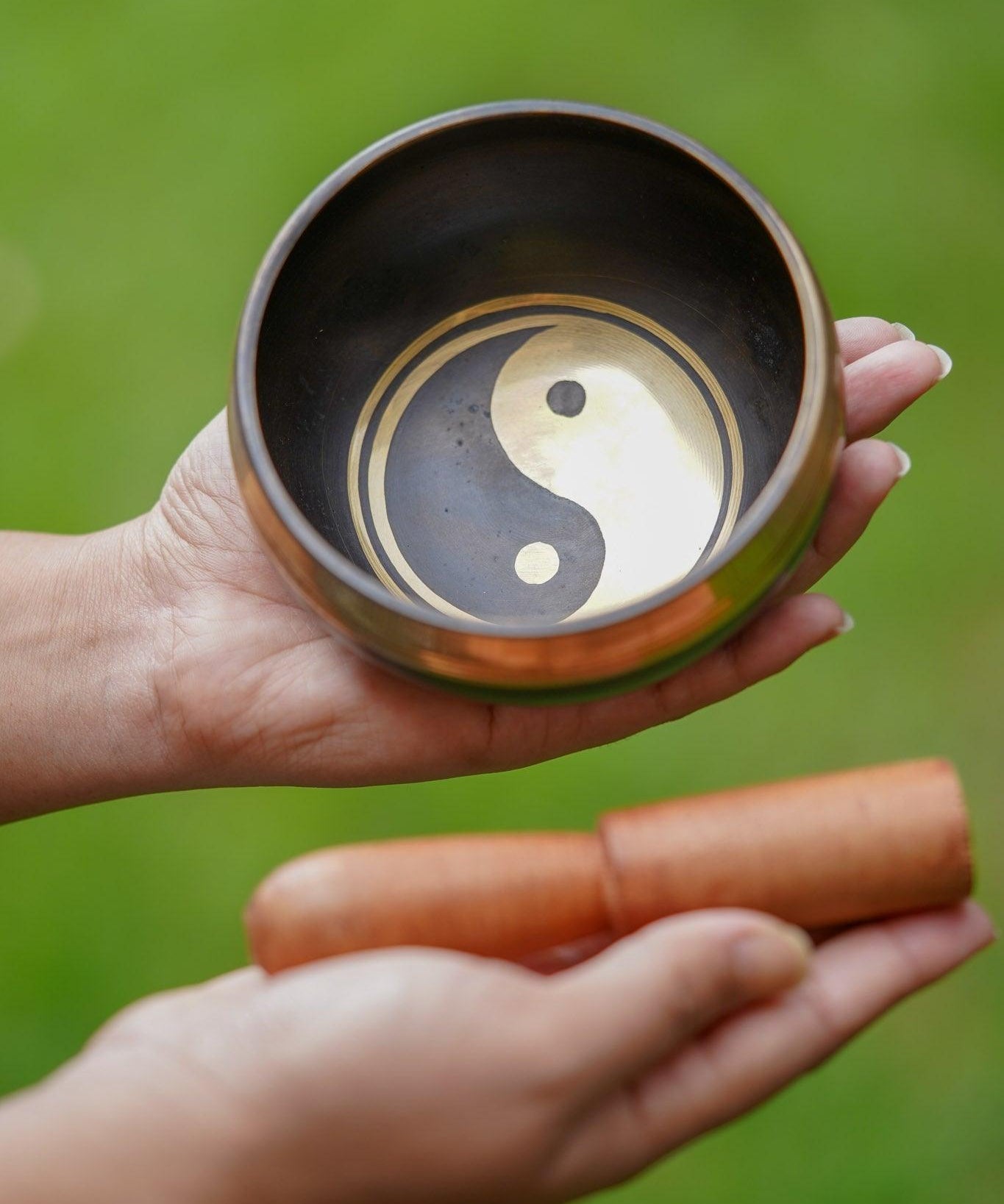 Ying Yang small size singing bowl for the beginner