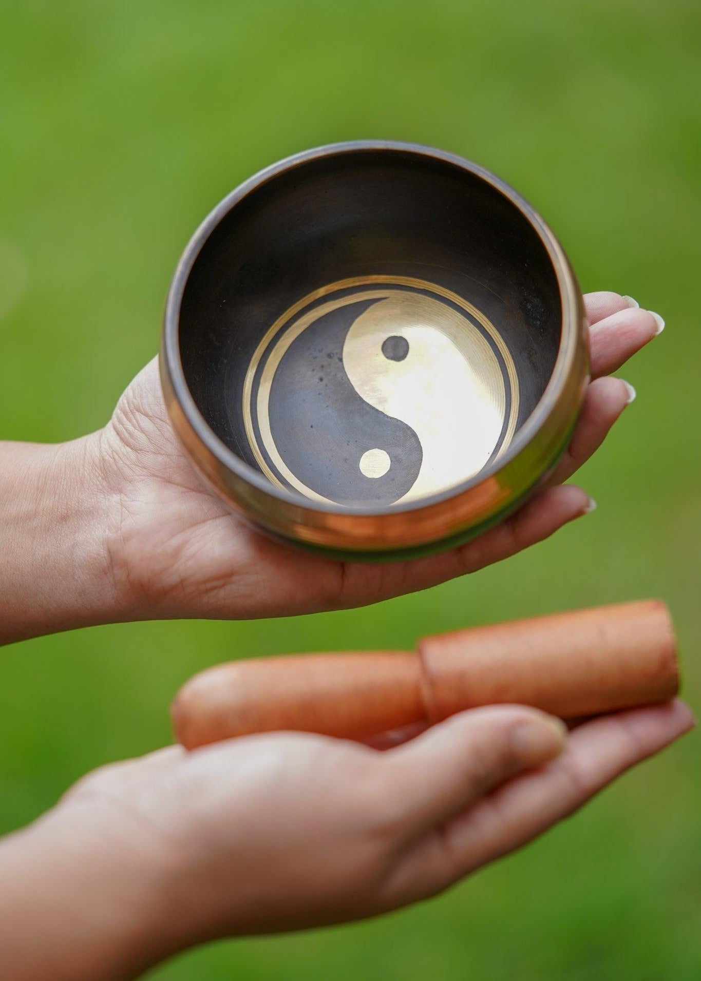 Ying Yang small size singing bowl for the beginner