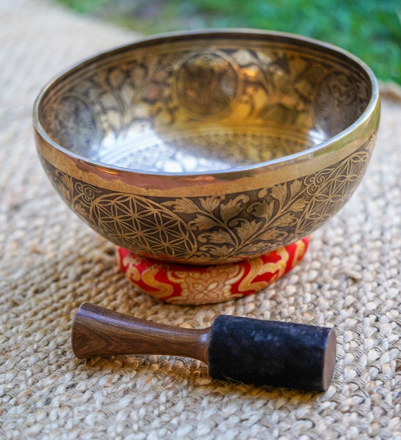 White tara Singing Bowl 
