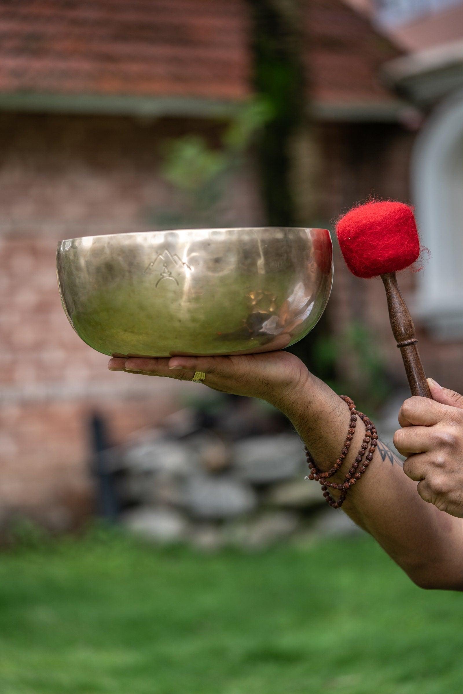 Chengresi Carved Singing Bowl