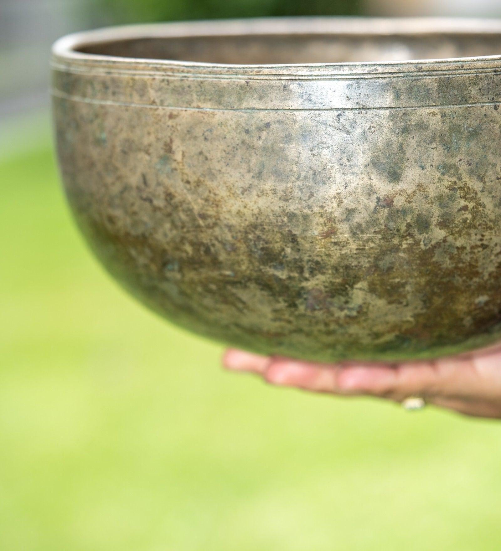 High Quality Antique Singing Bowl
