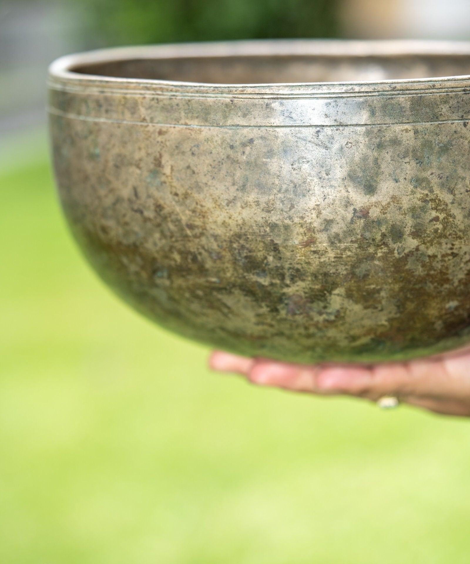 High Quality Antique Singing Bowl