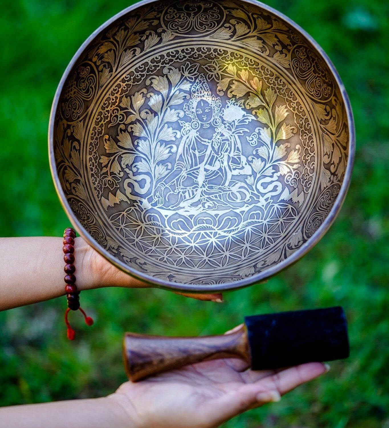 9-inch White Tara Singing Bowl 