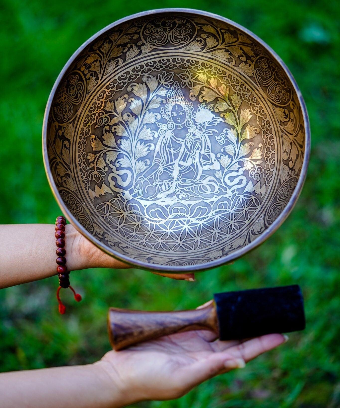 9-inch White Tara Singing Bowl 