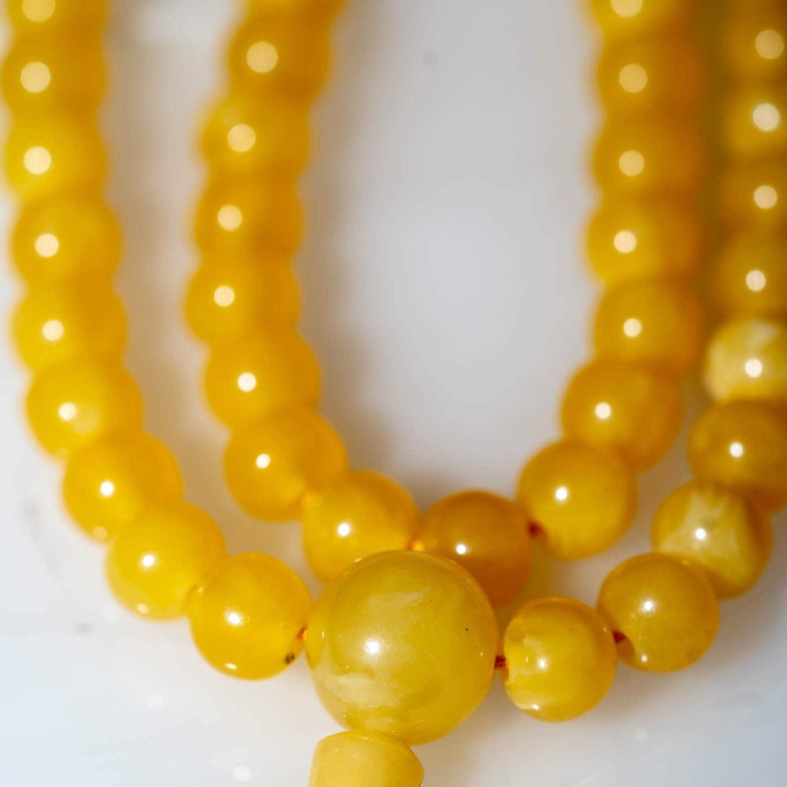Amber Beak Neckalce with 108 Beads in high quality